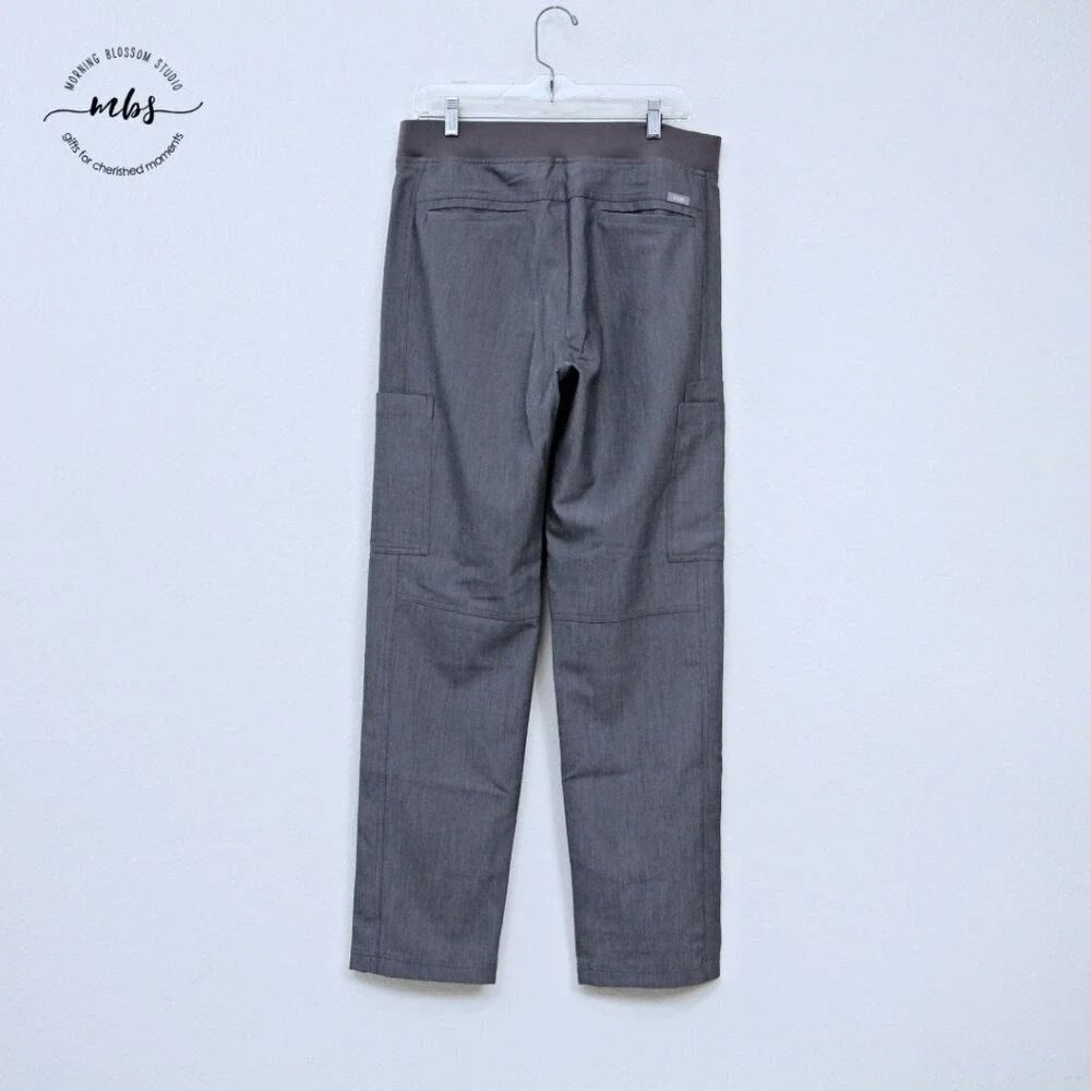 NWT Figs Leon Three Pocket Scrub Top, Axiom 2.0 Cargo Pants Set Gray Men M‎